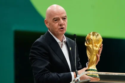 Fußball-WM steht zum Verkauf: Uefa beruft Krisensitzung wegen Infantino ein