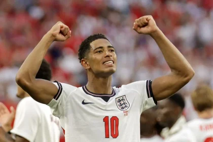Nach Videobeweis kein Elfmeter für England – es bleibt beim 2:1 für Kane und Co. - RND.de