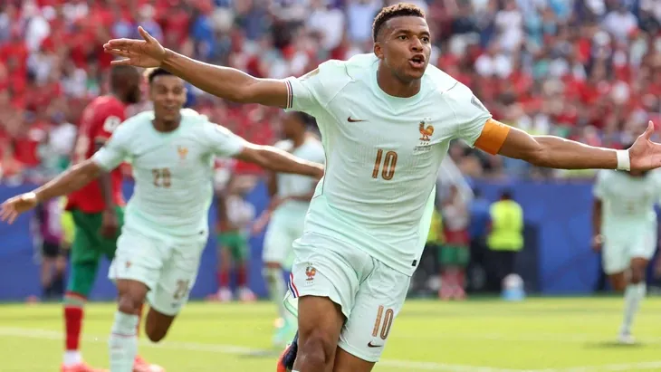 Brachte Frankreich gegen Marokko im WM-Viertelfinale in Führung: Kylian Mbappé (rechts)