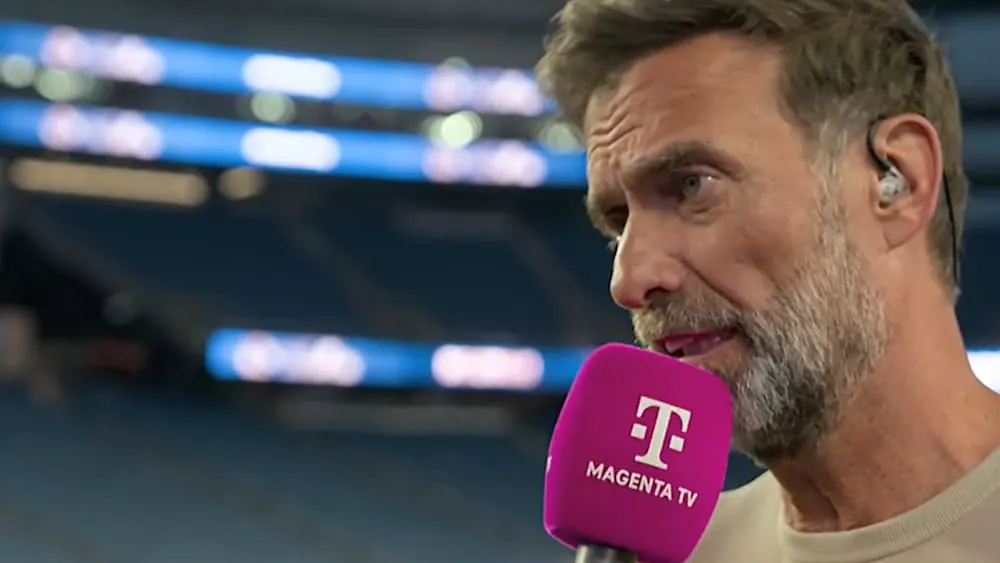 Nach dem WM-Aus der deutschen Nationalmannschaft spricht Jürgen Klopp über die Bundestrainer-Debatte und betont, dass es aktuell nicht der Moment sei, über seine Personalie zu sprechen. „Das ist jetzt eine Kuriosität, dass ich hier stehe“, so Klopp.Quelle:MAGENTA TV