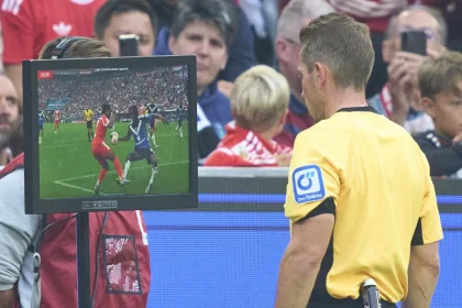 WM-Regeln gelten künftig auch in der Bundesliga - was die Trainer davon halten - T-Online
